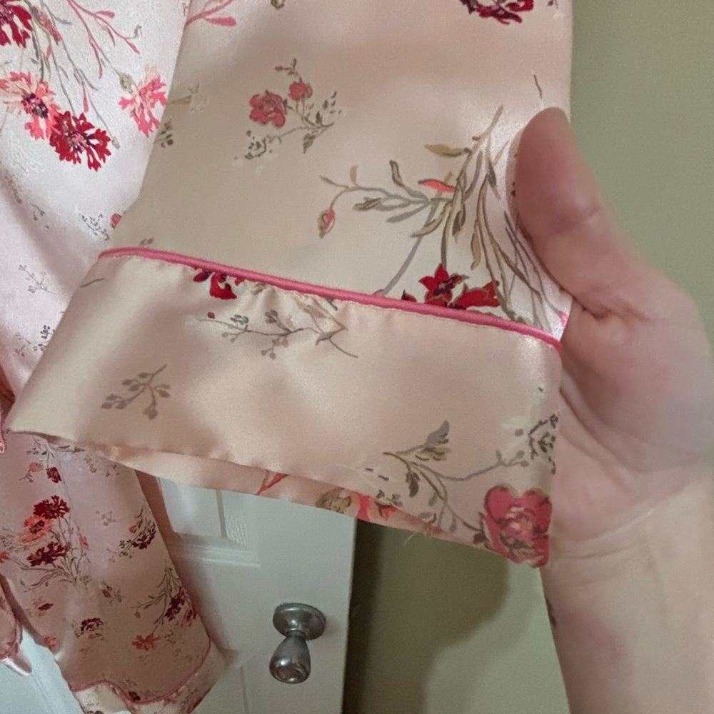 Victoria's Secret Signature Satin Pink Floral Pajama Set Gorgeous - Picture 7 of 9